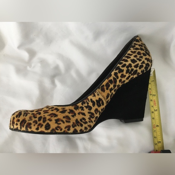 EUC Kate Spade gorgeous leopard print cow fur black suede wedge. - Picture 9 of 16